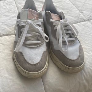 Adidas low top sneakers (almost new)